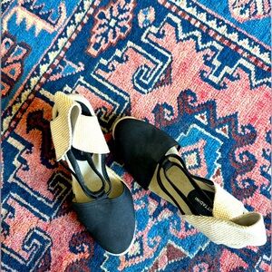 Ballet-style wedge summer sandal.